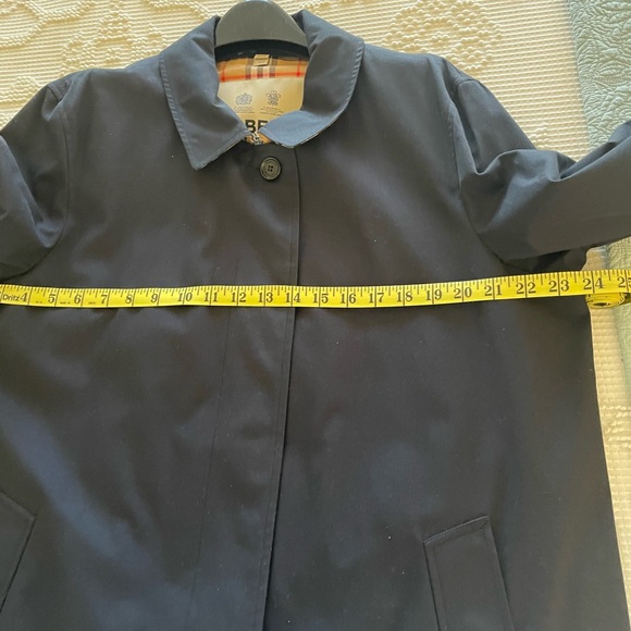 COPY - Burberry car coat - Picture 7 of 12